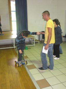 Adrien fait du roller